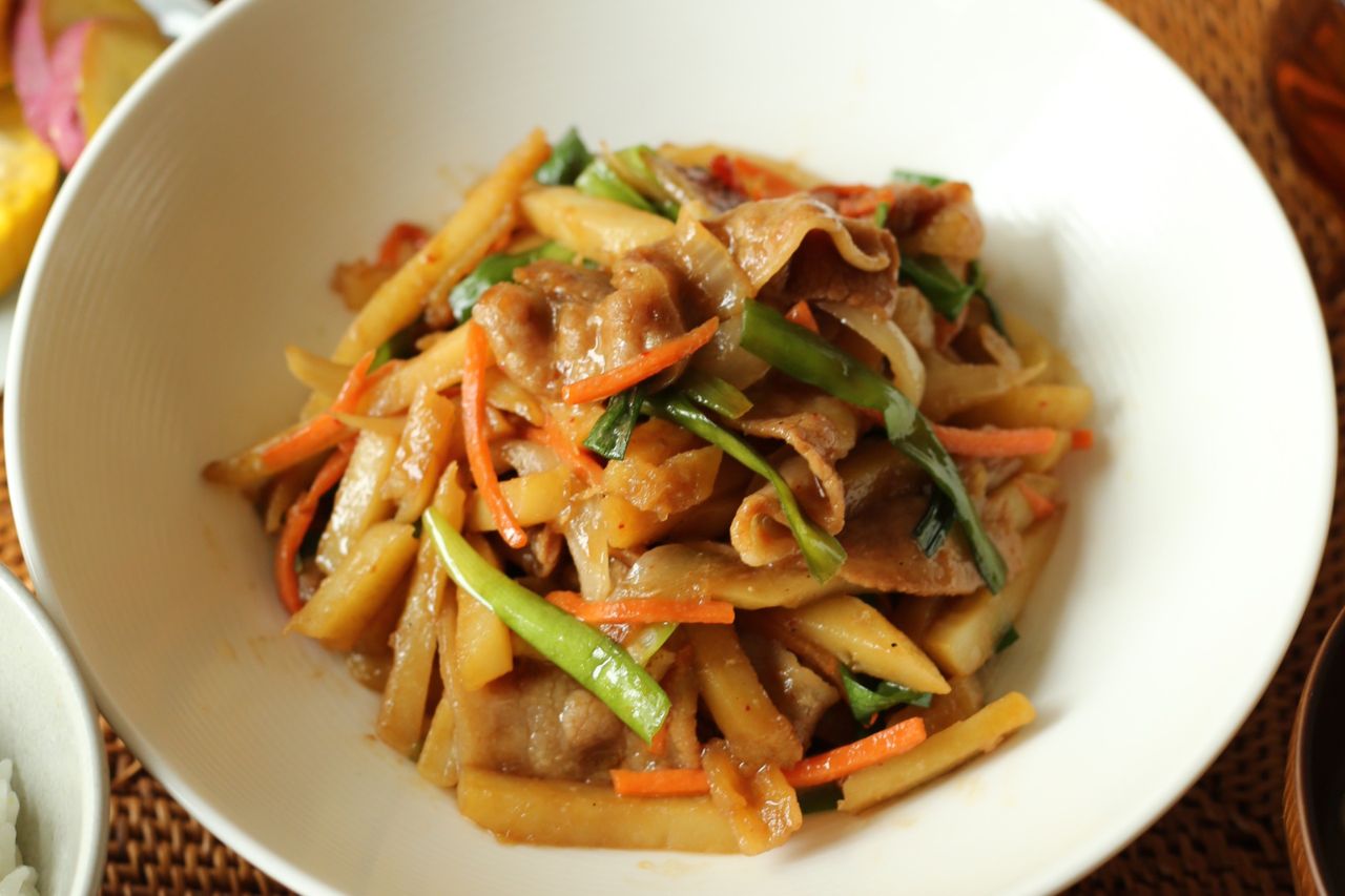 豚肉とじゃがいもの中華炒め